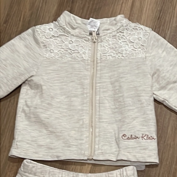 Calvin Klein outfit - Picture 2 of 3